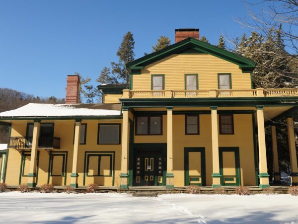 The Glen Iris Inn building